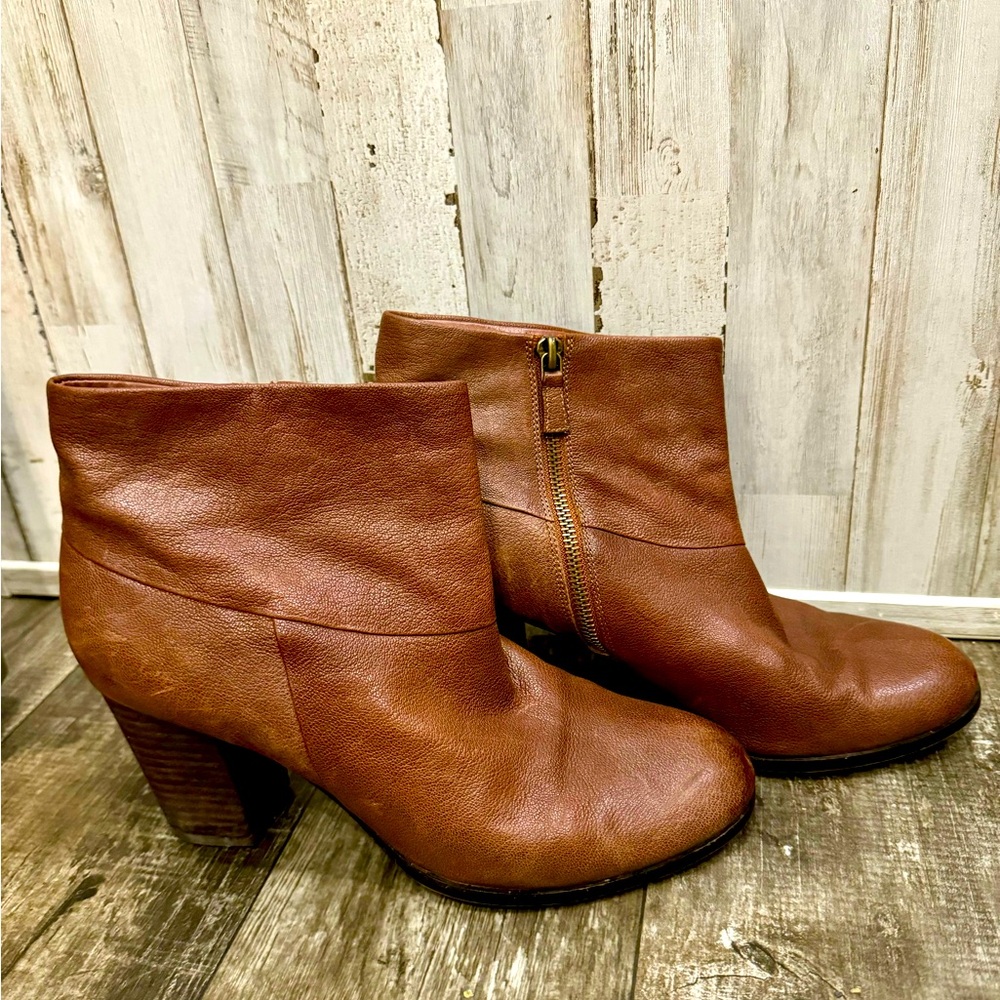 Cole Haan Nike Air carmel color leather ankle boots size 9b